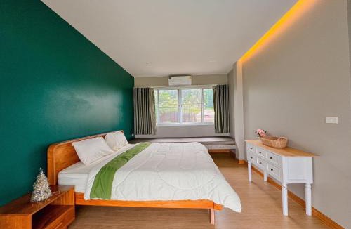 Pak Chong House | Mine Hills Pool Villa Camping