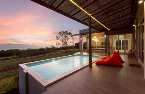 Pak Chong House | Mine Hills Pool Villa Camping