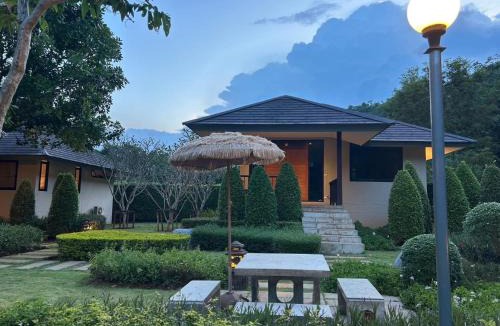 Nong Nam Daeng Cabin | Khaokhab Lodge