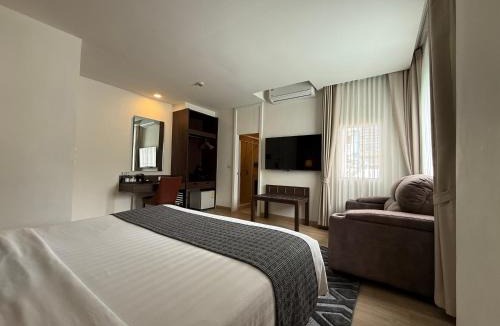 Ploenchit Hotel | The Legacy Hotel Nana Sukhumvit, Aspira Collection