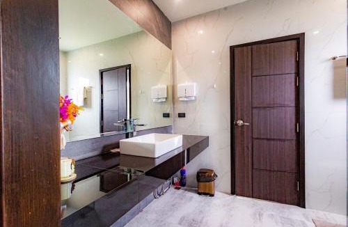 San Phranet Villa | Modern House Uprompt Chiangmai