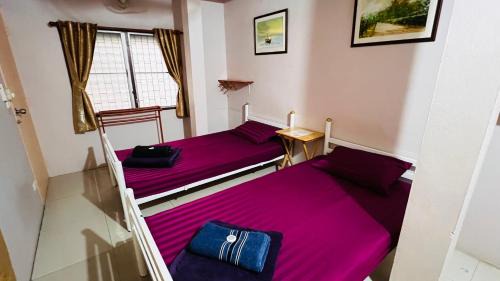 Wat Bowon Niwet House | Honey Place Guesthouse