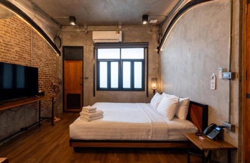 San Chao Pho Suea Hostel | House of Machine Boutique Hotel