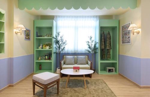 Thanon Phetchaburi Hotel | Kitsch Hotel