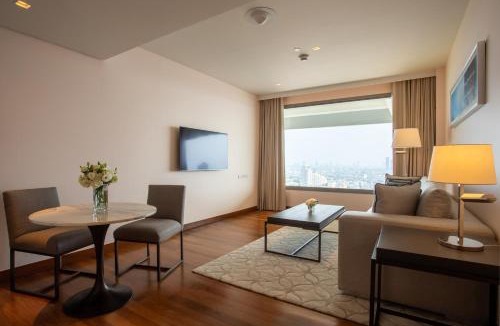 Samre Hotel | Avani Plus Riverside Bangkok Hotel