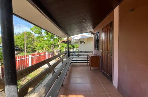 Klaeng House | บ้านสวนบรรจงอักษร Bansuan Banjong Akkson