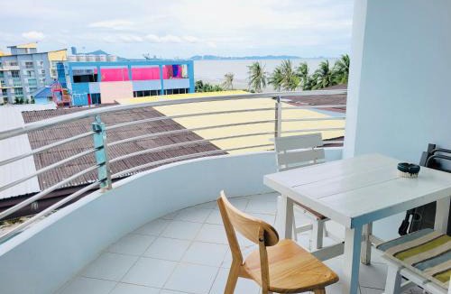 Ban Bang Saen Apartment | The Beach Bangsaen Condo 327-50