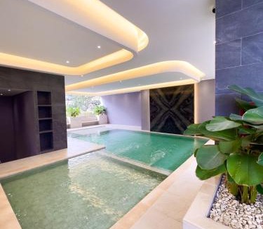 Mueang Samut Prakan District Hotel | VST Residence