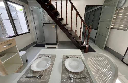 Chanthanimit House | The Neighbors