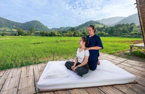 Ban Ton Lung Cabin | Khao Kiang Na เขา เคียง นา