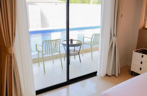 Ban Tai Hotel | R2 Bed and Pool Kanchanaburi