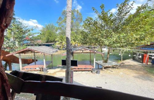 Kaeng Krachan House | Adventure Point Resort By Sali