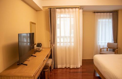 Wat Bowon Niwet Hotel | Siri Ratchadamnoen Bangkok Hotel