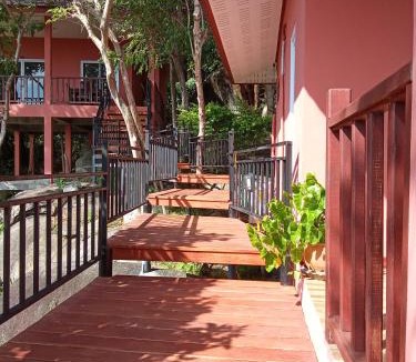 Hua Thanon Resort | PawPaw Resort