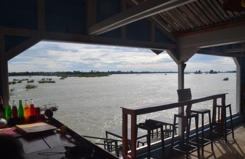 Muang Khong Hostel | Don Som Riverside Guesthouse