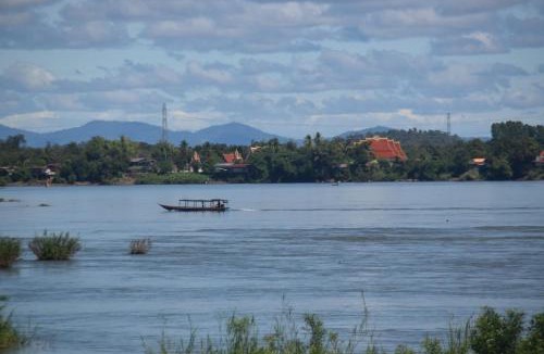 Muang Khong Hostel | Don Som Riverside Guesthouse