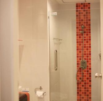 Pak Nakhon Hotel | The Original Orange Hotel