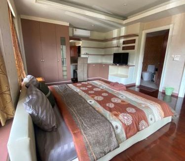 Ratsada Villa | Phuket Pool Villa Sea view at town