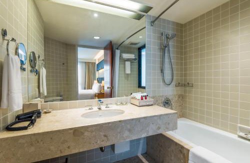 Chong Nonsi Hotel | Chatrium Sathon Bangkok