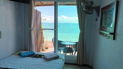 Ko Mook House | Seaside home