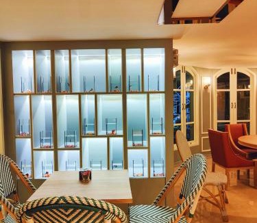 Wat Bowon Niwet Hotel | Siri Grand Bangkok Hotel