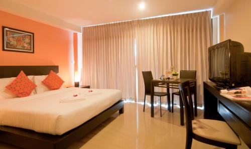 Thep Kasattri Hotel | Ratana Residence Thalang