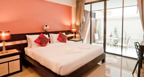 Thep Kasattri Hotel | Ratana Residence Thalang