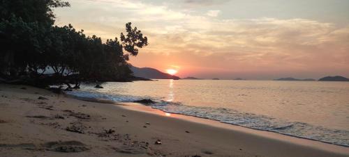 Khong Koi Beach House | Maya guest house@coffee