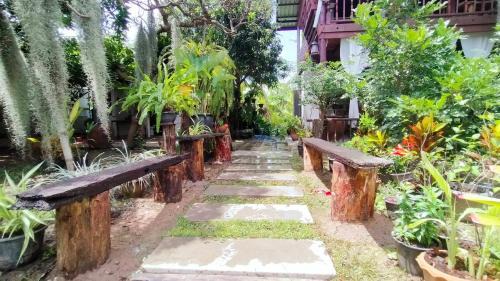 Khai Bang Rachan Villa | Metha Country View Homestay Singburi