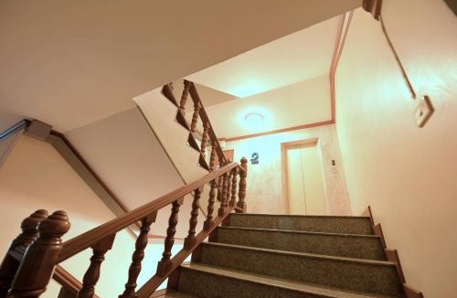 Chang Khlan Hotel | Hua Lin Inn