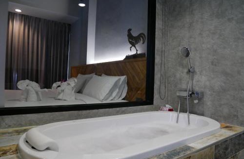 Phitsanulok Hotel | OU HOTEL