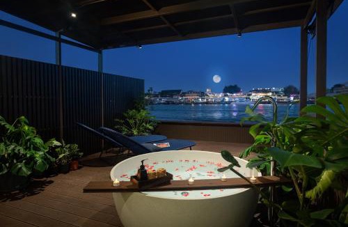 Siriraj Hotel | Baan Wanglang Riverside, Bangkok