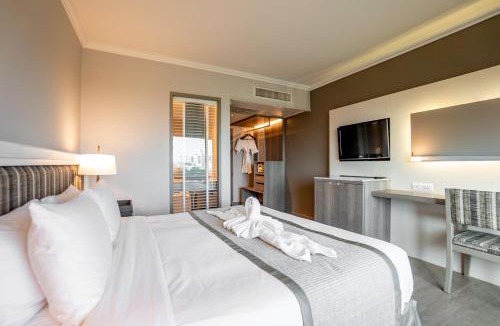 Phitsanulok Hotel | The Grand Riverside Hotel