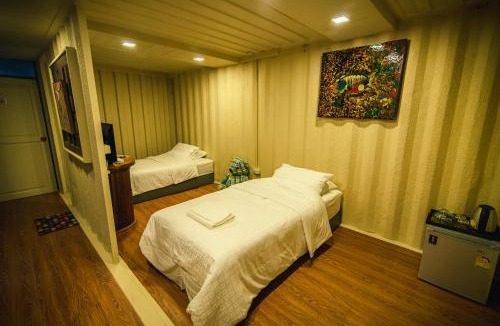 Si Racha Hostel | Suankaew​ art​ hostel​