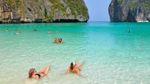 Ko Phi Phi Resort | Phi Phi Holiday Resort, Leam Tong Beach