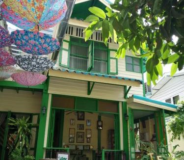 Dusit Bed & Breakfast | Baan Tepa Boutique House