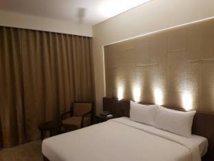 Talat Bang Khen Hotel | Louis Tavern Hotel