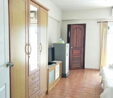 Saen Suk Hotel | Lomsabai Apartments