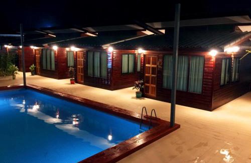 Amphawa Resort | Chuchaiburi Sri Amphawa