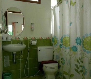 Phetchaburi Bed & Breakfast | 2N Guesthouse