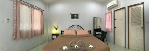 Phetchaburi Bed & Breakfast | 2N Guesthouse