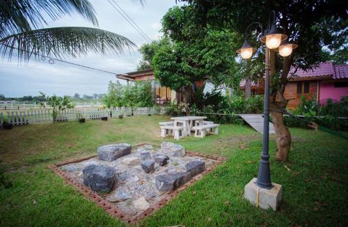 Uthai Thani House | Romyen House