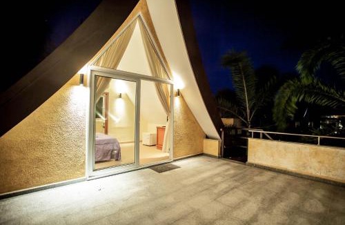 Klong Son Villa | Steps to Beach Luxury 3BR Private Pool Villa