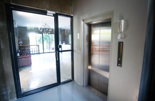 Lop Buri Hotel | PJ Loft Hotel EV Station Lopburi