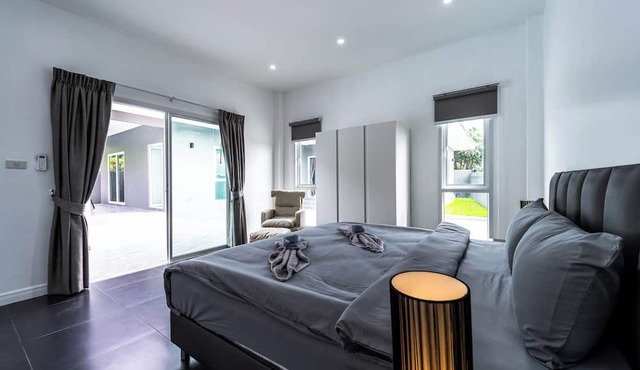Modern Pool Villa with 5 Bedrooms - EDO in Hua Hin