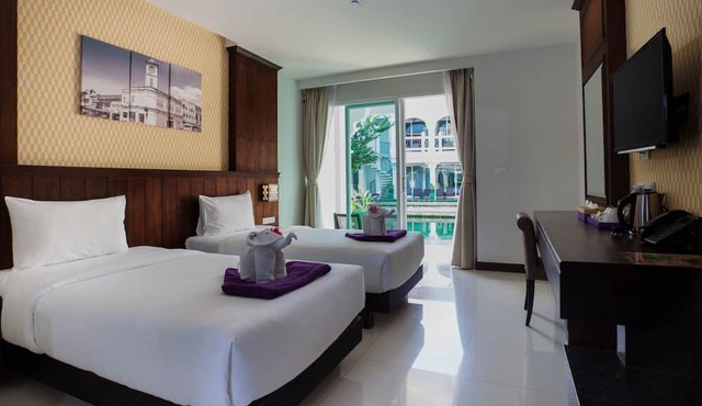 Supicha pool access hotel