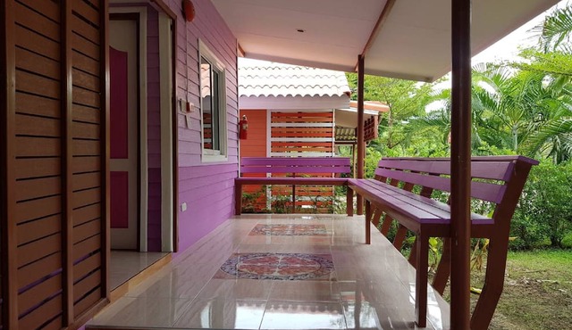 OYO 75352 Hotel Family House And Resort Phetchaburi in Tha Yang