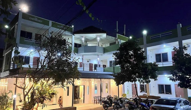 99 Inn Hotel