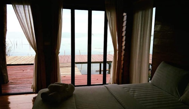 Lake House in Khuan Khanun