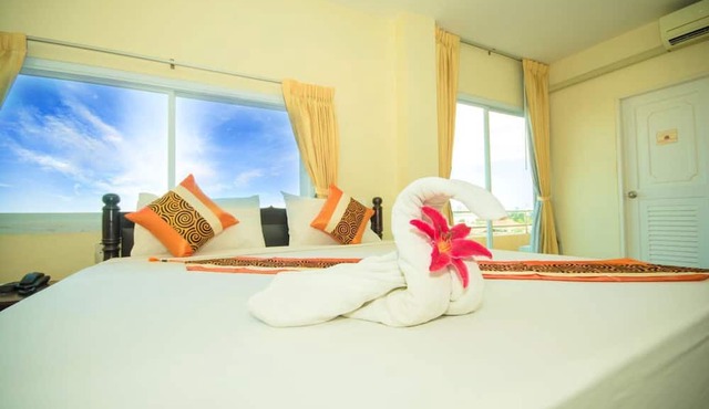 Submukdaphoomplace Hotel